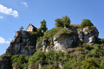 Fototapeta na wymiar Castle Pottenstein on the cliff