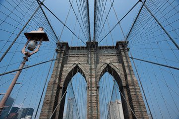 Aspect of brooklyn bridge and it´s supension cables