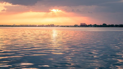 atardecer en la bahía de Cienfuegos Cuba