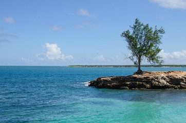 Vista del mar en Gibara, Cuba