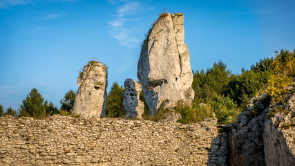 formacja skalna na Wyżynie Krakowsko-Częstochowskiej  © Franciszek