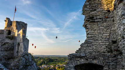 Balony nad ruinami zamku w Ogrodzieńcu © Franciszek