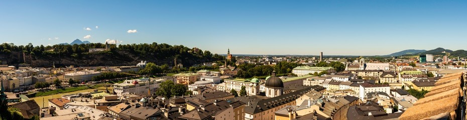 Fototapeta na wymiar Salzburg Stadt Panorama vom Kapuzinerberg in Salzburg Österreich