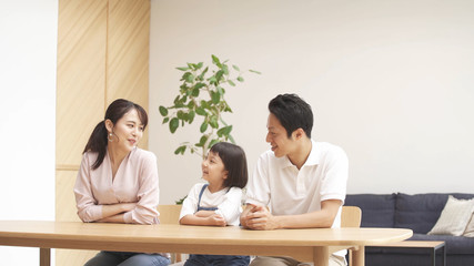 家族団らんのイメージ	