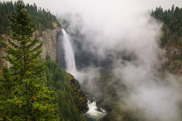 Plakat Helmcken Falls with fog, Wells Gray Provincial Park, British Columbia, Canada