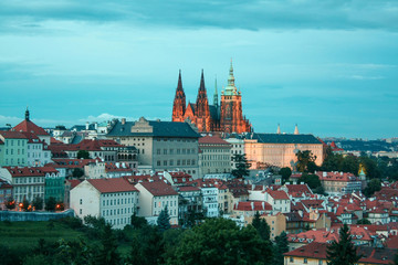 Obraz premium night city landscape of Prague. St. Vitus cathedral and Prague castle