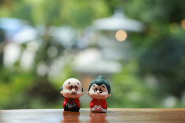 Miniature Japanese style ceramic doll garden ornaments Is a pair of happy old people