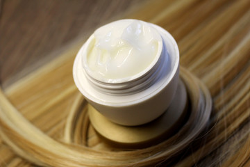 Mousse Foam Cleansing Foam On a blondy hair