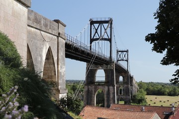 Pont suspendu de Tonnay Charente