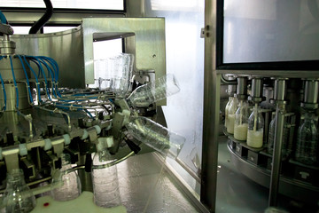 Plant for the production of milk and filling it into bottles