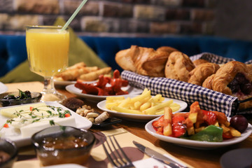 breakfast table ingredients