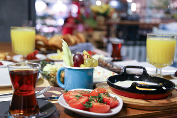 tomatoes on breakfast table