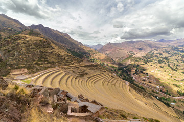 Fototapeta na wymiar The ruins of the ancient Inca city of Pisac, Peru.