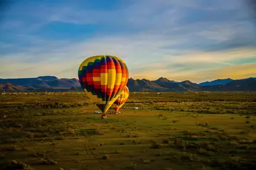 Poster Heteluchtballon boven Phoenix, Arizona © Victoria