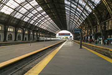 Estacion de trenes de Retiro, en Buenos Aires, Argentina.   Retiro train station, in Buenos Aires, Argentina.