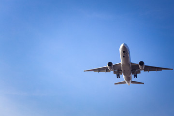 羽田沖から飛行機を見る