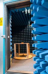 Fully anechoic chamber