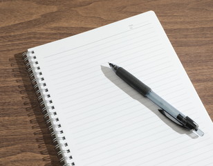 ノートとボールペン