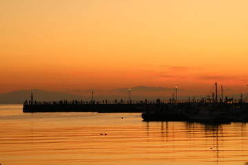 日没の江ノ島海外付近