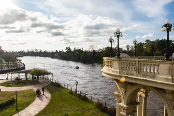 Fotobehang Beautiful shot of a river stream from Tigre Art Museum in Buenos Aires, Argentina © Francisco Dei Cas/Wirestock