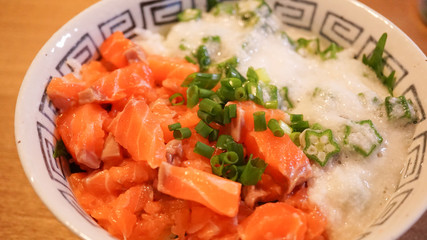 サーモンと山芋、オクラのねばねば丼