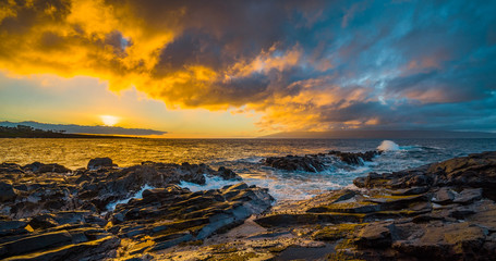 Obraz premium Amazing sunset. Hawaii