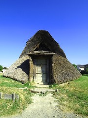 ＜登呂遺跡＞竪穴式住居・高床式倉庫