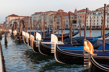 Fototapeta na wymiar Venezia. Gondole all'ormeggio nel bacino di san Marco