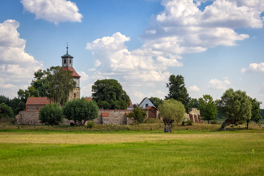 On the Elbe cycle path near Barby, Saxony-Anhalt. The path passes a former moated castle.
