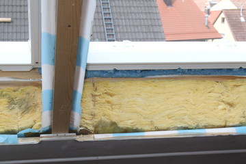 Neue Dachfenster bei Hausrenovierung