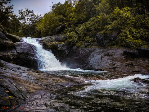 The amazing Seethammakundu waterfall in the forest mountains of Mundakkai Wayanad which is very small and beautiful.