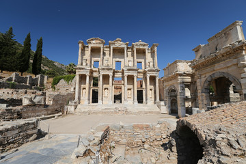 Obraz premium Library of Celsus in Ephesus Ancient City, Selcuk Town, Izmir, Turkey