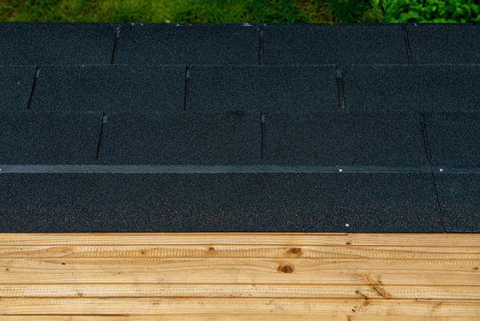 DACHAPAPPE . BITUMEN SCHINDELN VERLEGEN . BITUMEN SHINGLES 