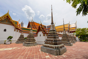 タイの有名寺院ワットポーの仏塔