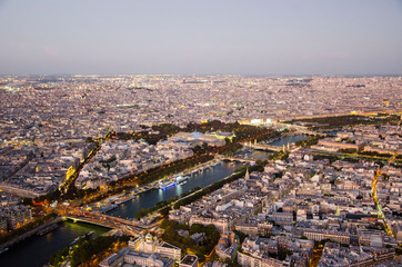 Fototapeta na wymiar Paris from the Eiffel tower in the evening