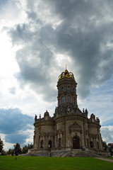 Obraz premium The Orthodox Church of the Sign of the Most Holy Theotokos in the Dubrovitsy estate.