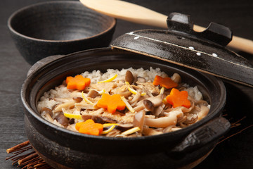 キノコの炊き込みご飯