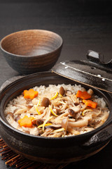 キノコの炊き込みご飯