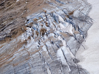 Tour to the highest mountain in Germany with the glacier field in front