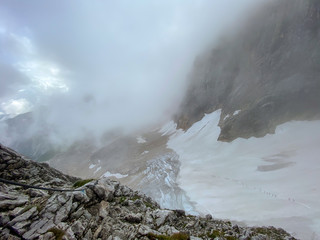 Tour to the highest mountain in Germany with the glacier field in front