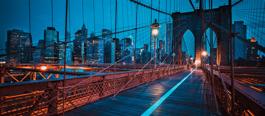 View from the brooklyn bridge, by night