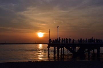 Fototapeta na wymiar Aussichtspunkt in der Bucht von Arcachon bei Sonnenuntergang