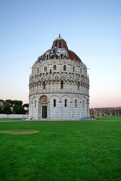 Baptistery of St. John in Piazza del Duomo, Pisa, Italy © otmman
