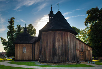 Kościół św. Bartłomieja w Łapanowie. Zabytek  architektury drewnianej