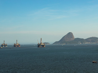 Fototapeta premium Oil and gas industry. Platform drilling in Sugar Loaf hill in Rio de Janeiro in Brazil.