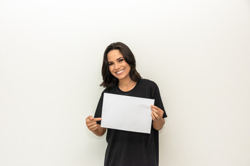 Naklejka premium Folha de papel em branco para mensagem