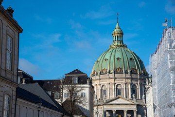 Fototapeta premium Fredrik Church from the Amalienborg square in Cophenagen