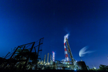 美しく輝く工場夜景を見に行こう！