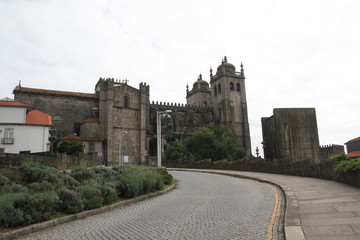 Fototapeta na wymiar Lateral view of the Porto Cathedral (Se Porto) - Portugal