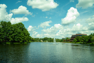 Obraz premium Building on Pond